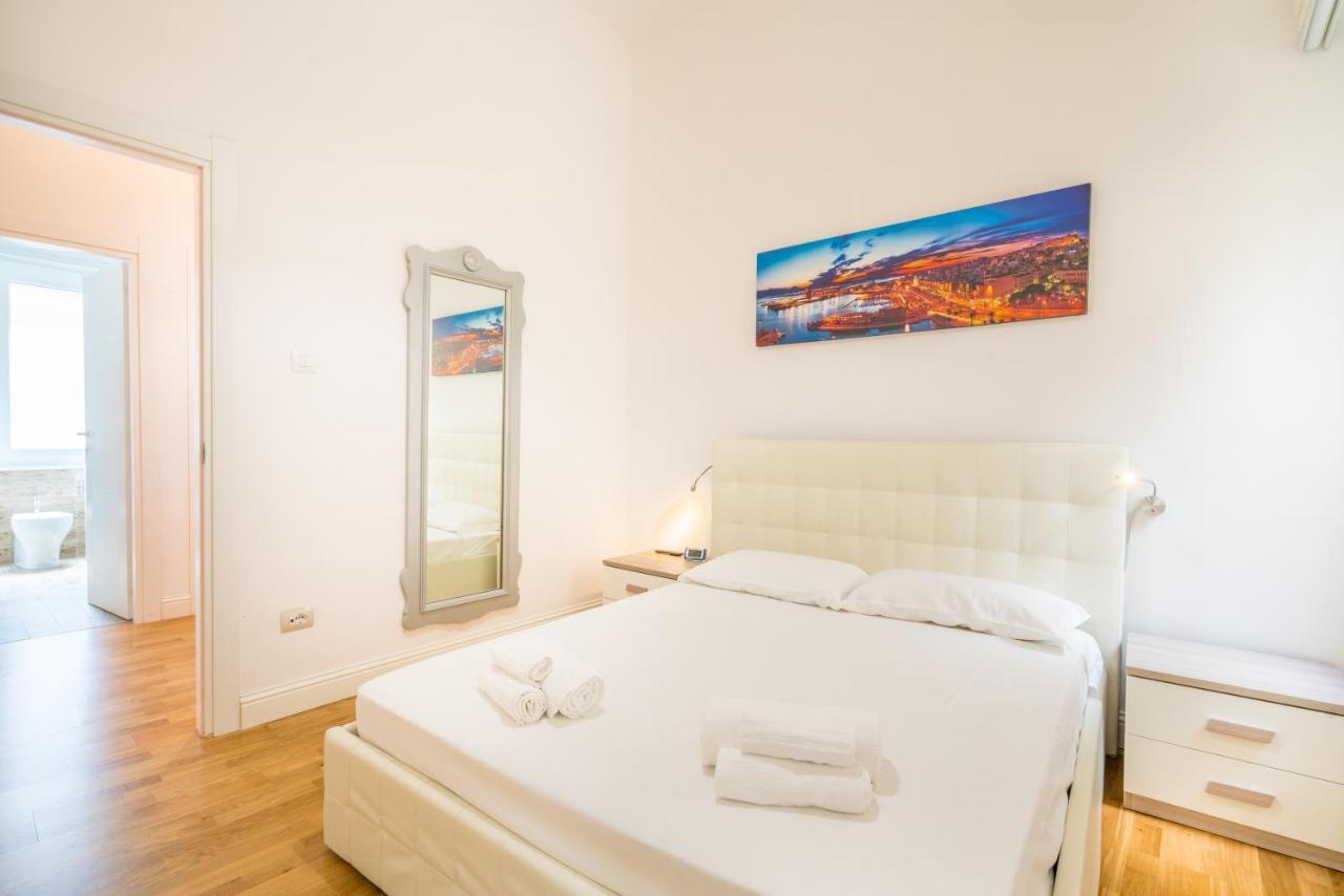 Le Scale Sul Porto . Marina Centro Storico. Ac Apartment Cagliari Bagian luar foto